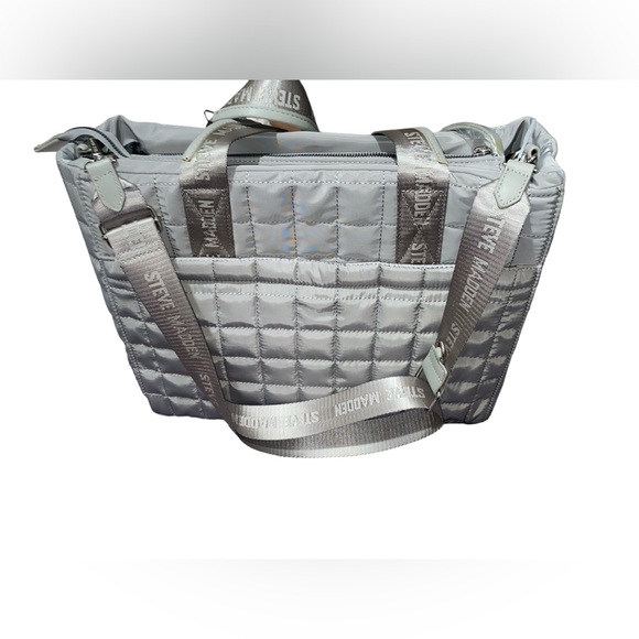 NWT’s Steve Madden Grey Blivia Nylon Tote Purse Bag Silver Puffer Crossbody 2Pcs - Picture 4 of 14